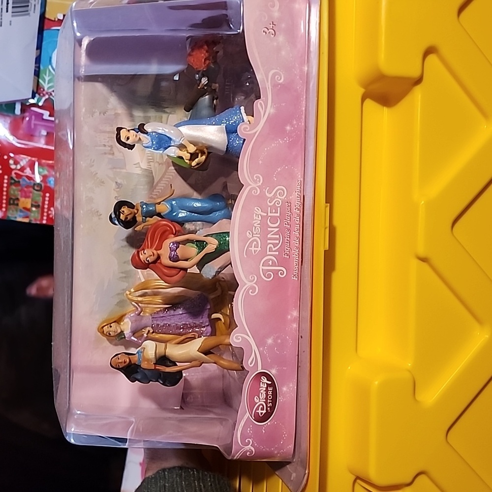 New in box! Disney princess figurine playset